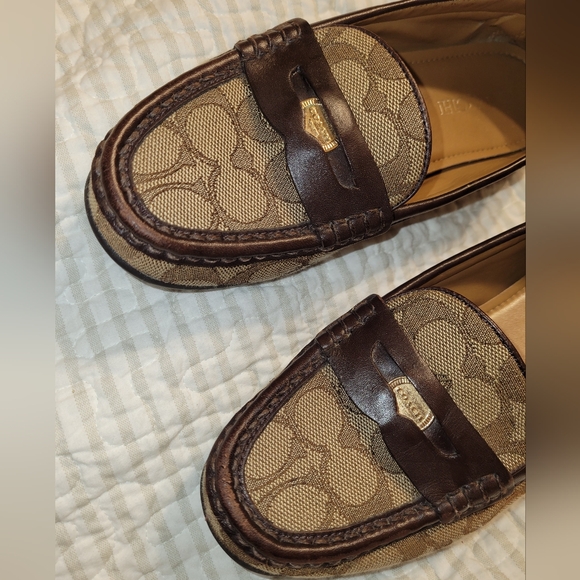 Authentic Coach Q8786 Penny Loafers Classic Pattern Women's Size 8B - Picture 2 of 12